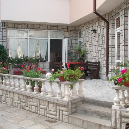 Mania Guest House 卡洛费尔 外观 照片