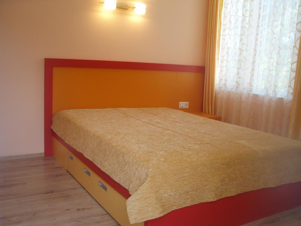 Mania Guest House 卡洛费尔 客房 照片