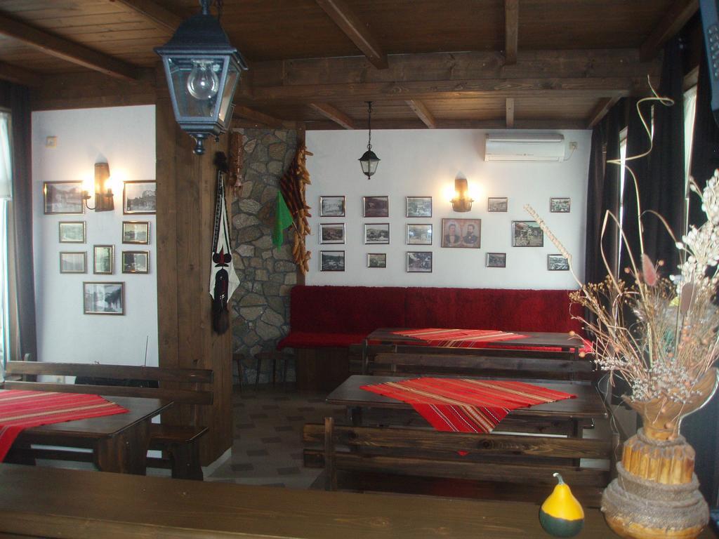 Mania Guest House 卡洛费尔 外观 照片