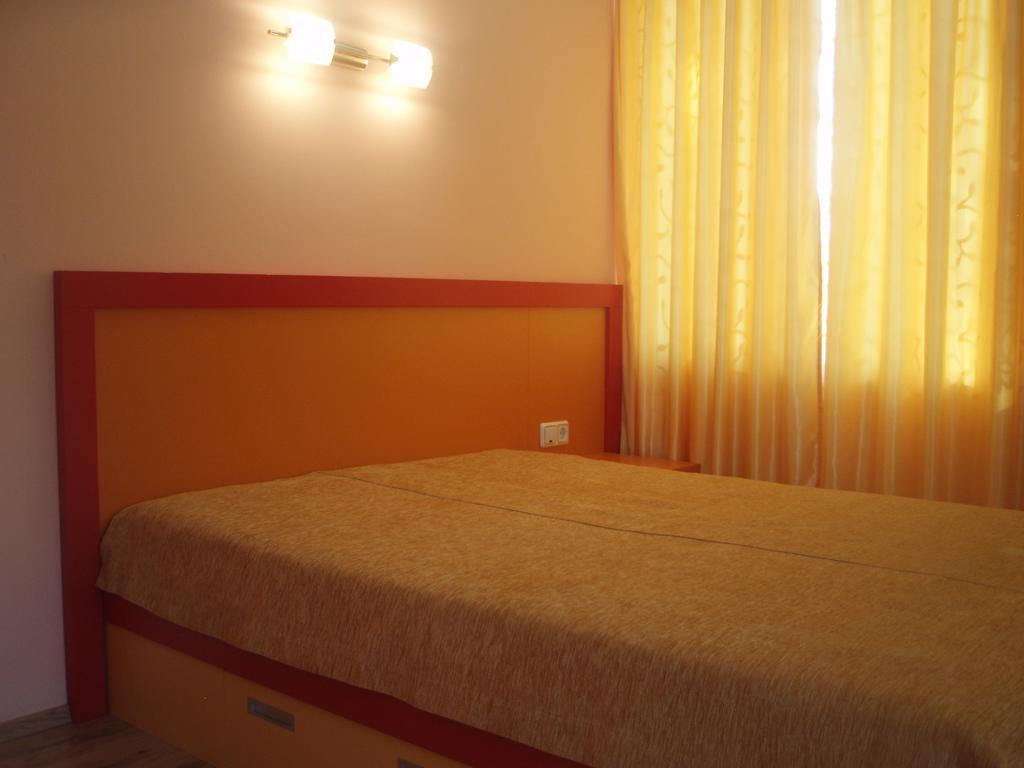 Mania Guest House 卡洛费尔 客房 照片