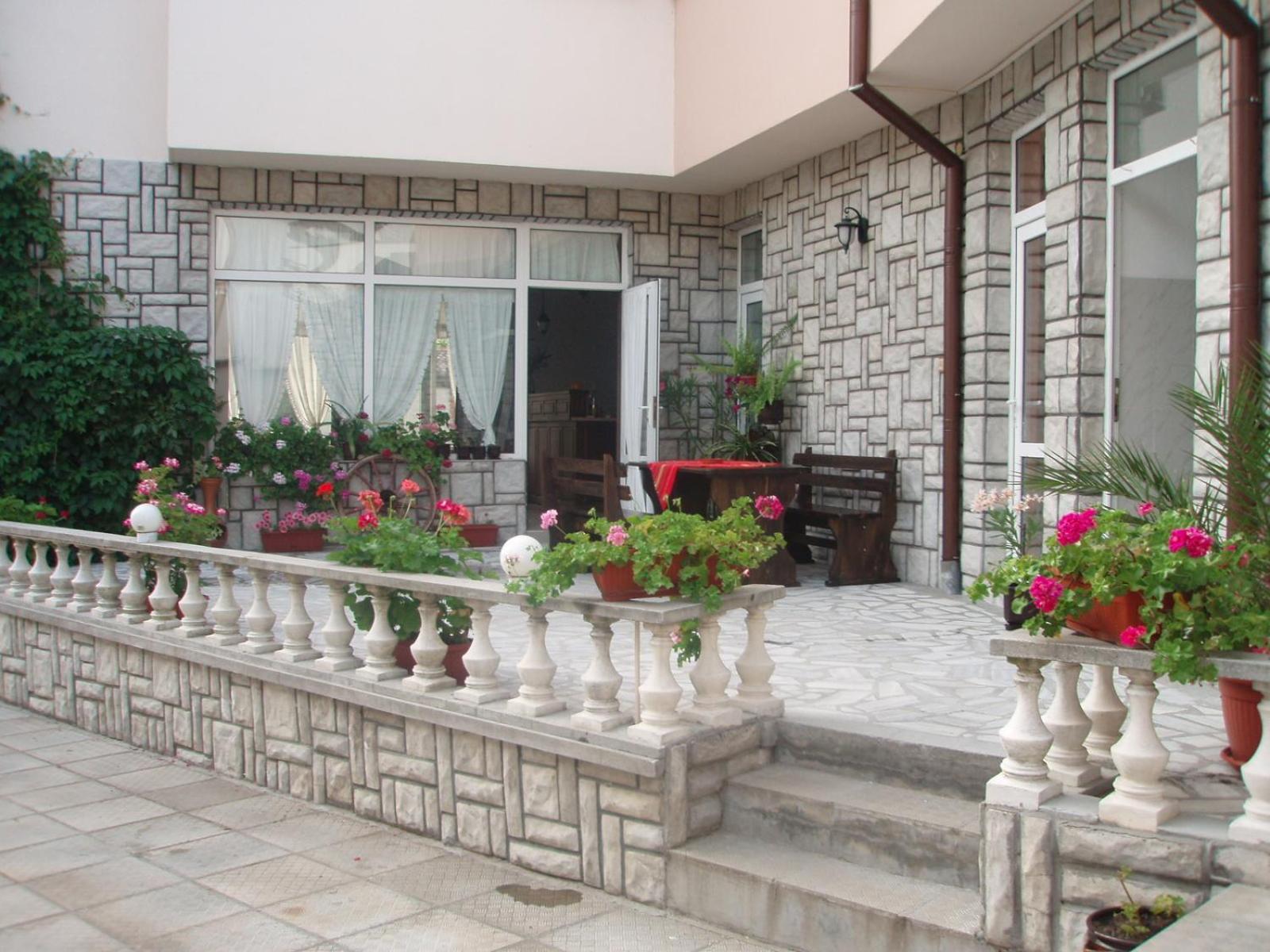 Mania Guest House 卡洛费尔 外观 照片